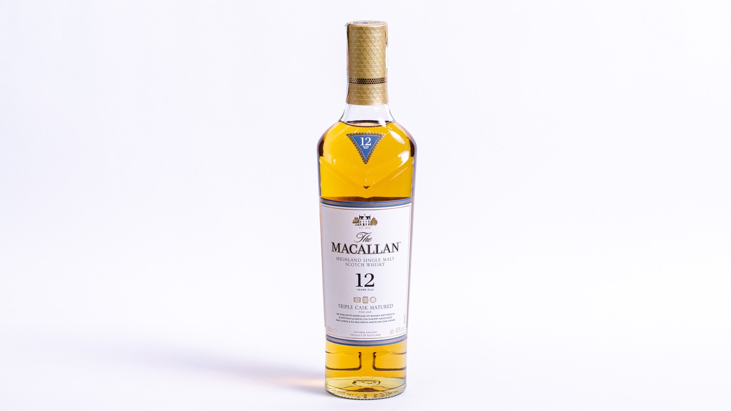 Виски макаллан трипл. Макаллан трипл Каск 12. Виски Макаллан Дабл Каск 12. Macallan 12 Triple Cask 0.7. Виски Макаллан трипл Каск Мейчурд 12.